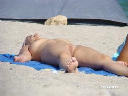 Nude girls on the beach - 315 18/40
