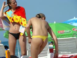 Topless girls on the beach - 097 - part 2 31/32