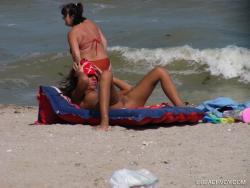 Nude girls on the beach - 159 21/49
