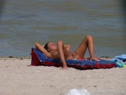 Nude girls on the beach - 159 27/49