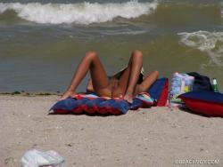 Nude girls on the beach - 159 45/49