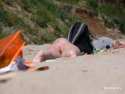 Nude girls on the beach - 392 21/54