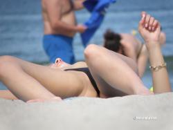 Topless girls on the beach - 237 29/40