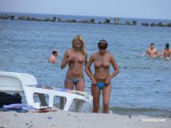 Topless girls on the beach - 133 29/49