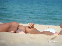 Nude girls on the beach - 095 - part 1  15/24