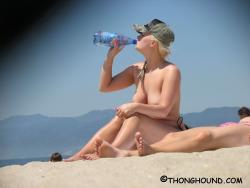 Topless girls on the beach - 284 46/49