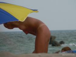 Nude girls on the beach - 233 31/35