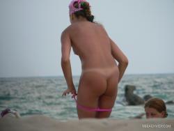 Nude girls on the beach - 240 49/49
