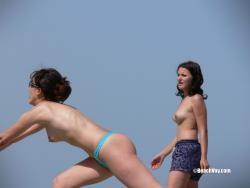 Topless girls on the beach - 087 - part 2 14/43