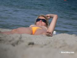 Topless girls on the beach - 087 - part 2 31/43