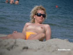 Topless girls on the beach - 087 - part 2 33/43