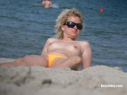 Topless girls on the beach - 087 - part 2 35/43