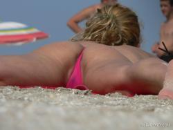 Topless girls on the beach - 209 21/69