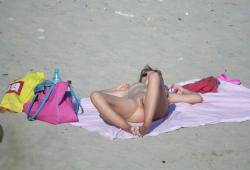 Nude girls on the beach - 253 6/37