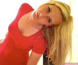 Blonde likes to flash her tits 23/39