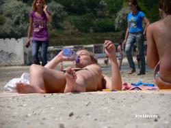 Topless girls on the beach - 094 - part 2 4/49