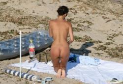 Nude girls on the beach - 254 - small tits 42/45