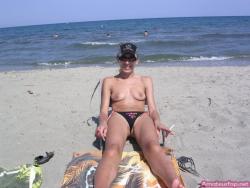 Slim milf nude on the beach 33/39