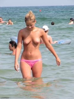 Topless girls on the beach - 146 22/42