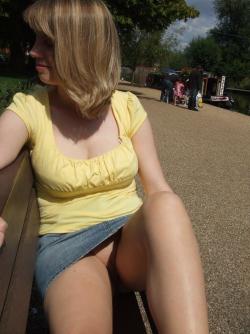 120429 - upskirt(23 pics)