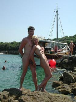 Nude couples on the beach - 1 18/49