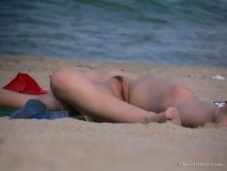 Nude girls on the beach - 330 - part 2 3/40