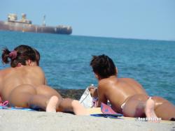 Topless girls on the beach - 084 7/41