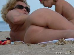 Nude girls on the beach - 218 19/49