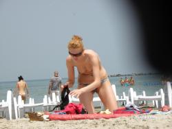 Topless girls on the beach - 062 33/44