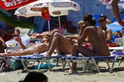 Topless girls on the beach - 167 - crowded beaches 35/39