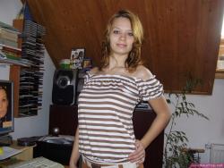 Super cute babe shows her personal picture collection(39 pics)
