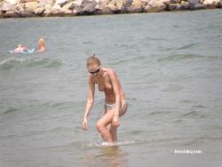 Nude girls on the beach - 111 14/17