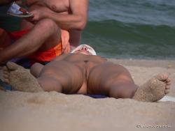Nude girls on the beach - 317 16/48