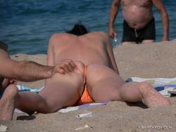 Topless girls on the beach - 199 43/49