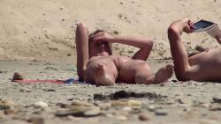 110911 - lifes a beach 54/98