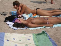 Topless girls on the beach - 272 27/49