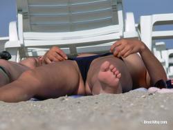 Topless girls on the beach - 044 24/33