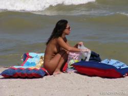 Nude girls on the beach - 192 6/79