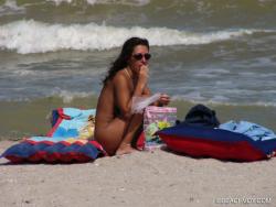 Nude girls on the beach - 192 7/79