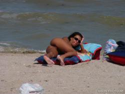 Nude girls on the beach - 192 9/79