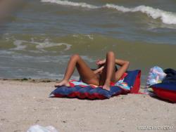 Nude girls on the beach - 192 18/79