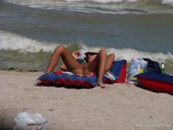 Nude girls on the beach - 192 26/79