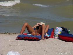 Nude girls on the beach - 192 27/79