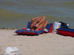 Nude girls on the beach - 192 33/79