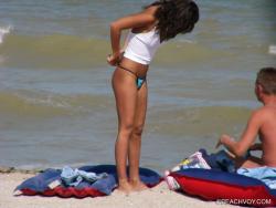 Nude girls on the beach - 192 44/79