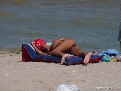 Nude girls on the beach - 192 58/79