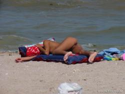 Nude girls on the beach - 192 62/79