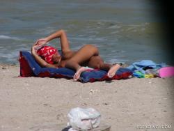 Nude girls on the beach - 192 59/79