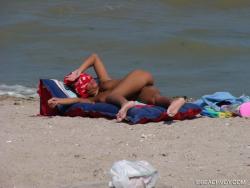 Nude girls on the beach - 192 60/79