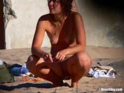 Nude girls on the beach - 328 46/48
